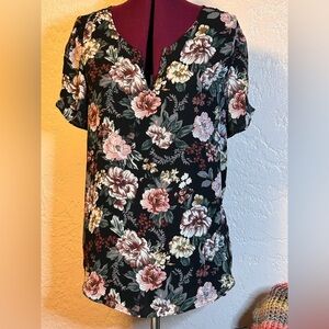 DR2 Black Floral Women's Blouse